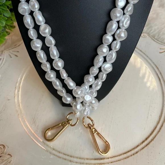 Faux pearl crossbody strap 50” new - Picture 4 of 7